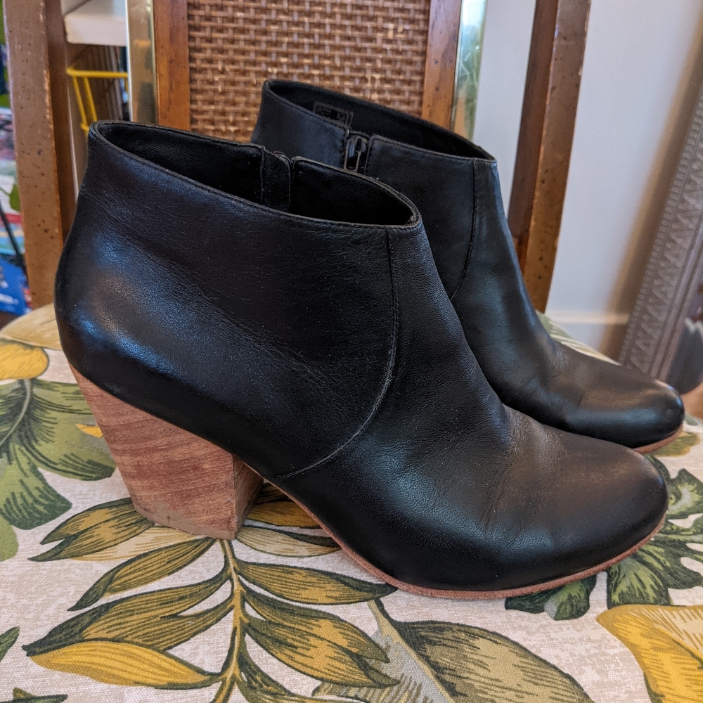Fortress of Inca Adriana Coco Booties
